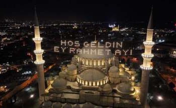 استطلاع: الأتراك لا يؤيدون إغلاق المطاعم في رمضان!