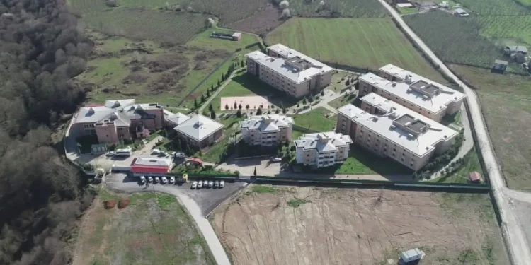 إصابة 19 نزيلة إثر حريق في سجن تركي 