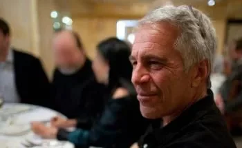 هوس “الخلود” لدى إبستين.. تجارب سرية ومحاولات لتعديل جيناته وراثياً