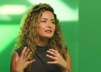 اعتقال التركية “جوكتشي جوفن” المدرجة بقائمة فوربس في أمريكا بتهمة الاحتيال