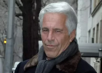 وثائق إبستين تكشف كيف دعم الملياردير مؤسسات الجيش الإسرائيلي؟