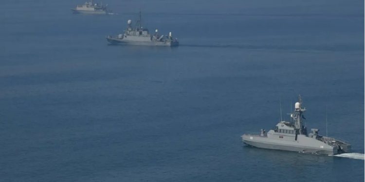 مناورات بحرية سعودية أمريكية في جدة