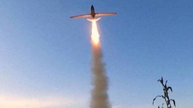 السعودية تعترض صواريخ باليستية تستهدف قاعدة الأمير سلطان الجوية