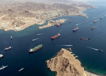 إيران تفرض رسوم مليوني دولار على عبور مضيق هرمز