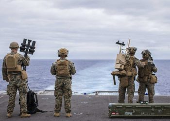 واشنطن تدفع 2200 من “المارينز” و3 سفن حربية إلى الشرق الأوسط