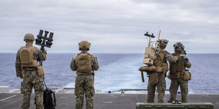 واشنطن تدفع 2200 من “المارينز” و3 سفن حربية إلى الشرق الأوسط