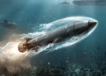 إيران تكشف لأول مرة عن “سلاح فتاك” يغير موازين القوى البحرية