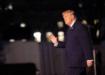 ترامب يتوقع انتهاء الحرب قريباً مع إيران بينما تقول طهران إنها ستقرر موعد انتهائها