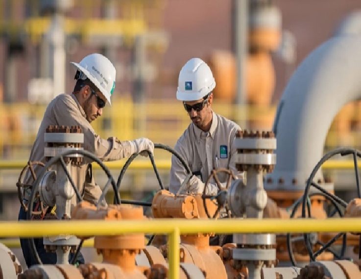 السعودية والإمارات تفعلان خطي أنابيب لنقل النفط