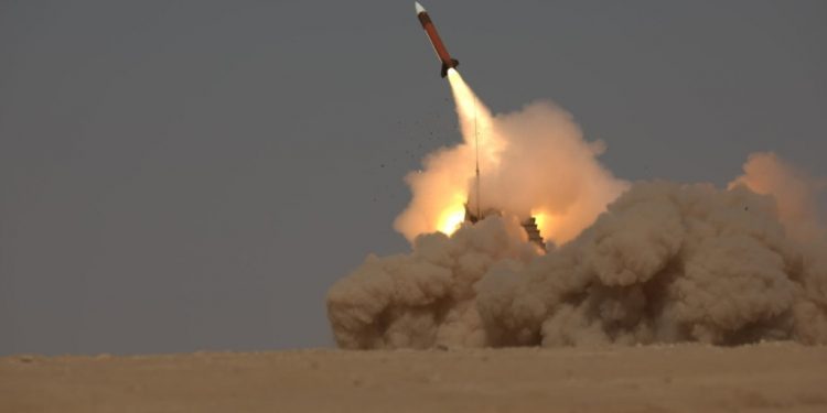 هل تحرم الحرب على إيران أوكرانيا من الدعم الأمريكي؟