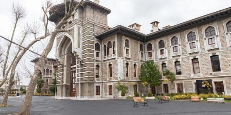 تركيا تسعى لخفض فصول اللغة الألمانية في ثانوية “إسطنبول ليركيسي” العريقة