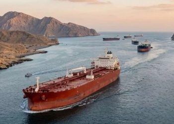 تركيا تعلن عبور سفينتين من مضيق هرمز