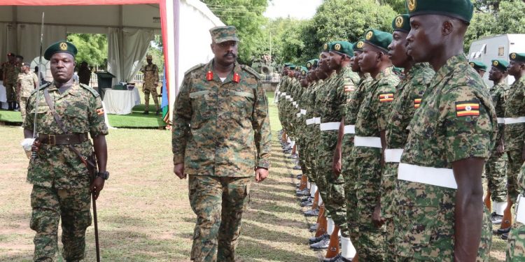 الجيش الأوغندي يهدد تركيا بقطع العلاقات الدبلوماسية إن لم تدفع مليار دولار