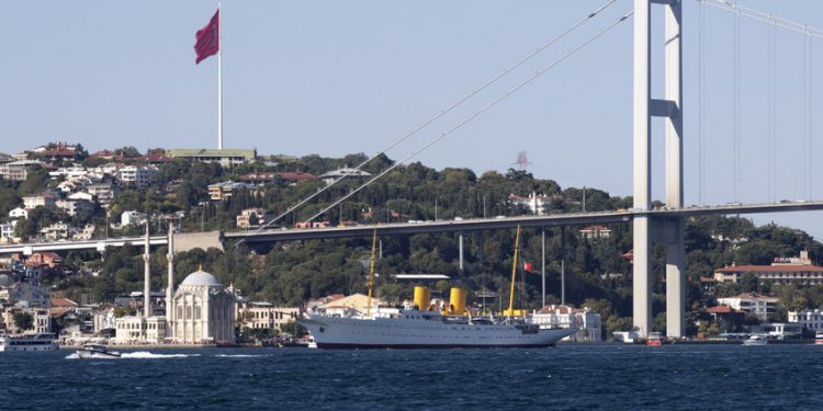 رويترز: تركيا تناقش “خصخصة” إدارة جسور البوسفور مع شركة برتغالية