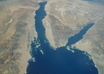 ما هي خطة مصر والسعودية لتجاوز مضيق هرمز؟