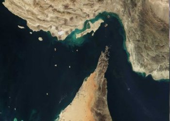 14 سفينة تركية عالقة بمضيق هرمز