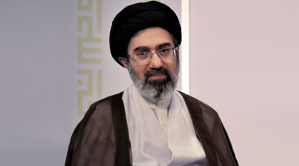 التايمز: مجتبي خامنئي فاقد للوعي ويخض للعلاج داخل إيران