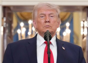 ترامب: أرسلنا أسلحة للمتظاهرين في إيران