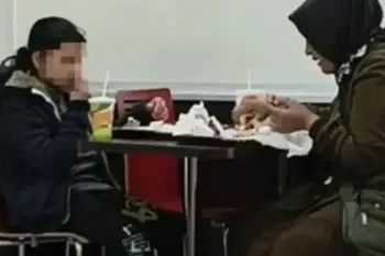 تركيا.. مطعم شهير يطرد أمًا وطفلتها ويتسبب في صدمة للزبائن