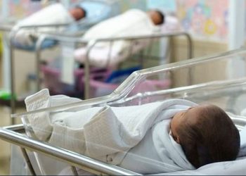 تراجع حاد بمعدلات المواليد في إيران بنسبة 7%