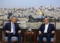 وزير الخارجية التركي يعزي خليل الحية في الدوحة