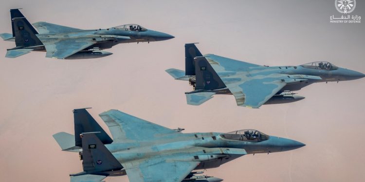 رويترز: السعودية شنت هجمات جوية سرية على إيران