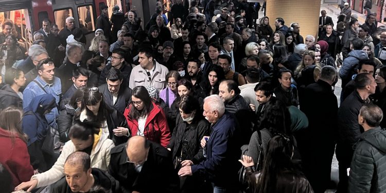 استنفار في مترو أنقرة.. هل وقع حادث انتحار؟