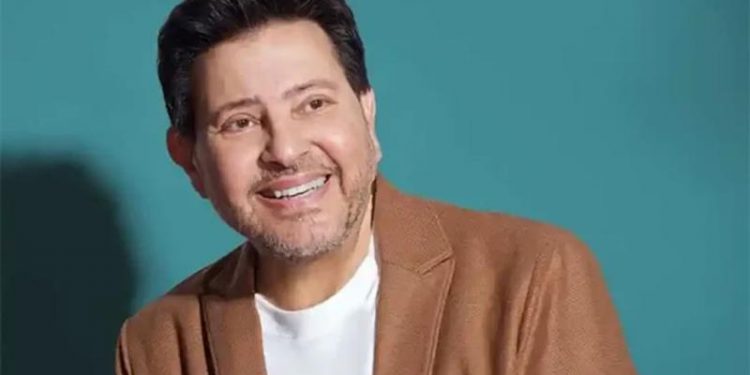 وفاة المغني هاني شاكر “أمير الغناء العربي” عن عمر يناهز 73 عاماً