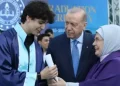 أردوغان وعقيلته يشاركان في حفل تخرج حفيدهما