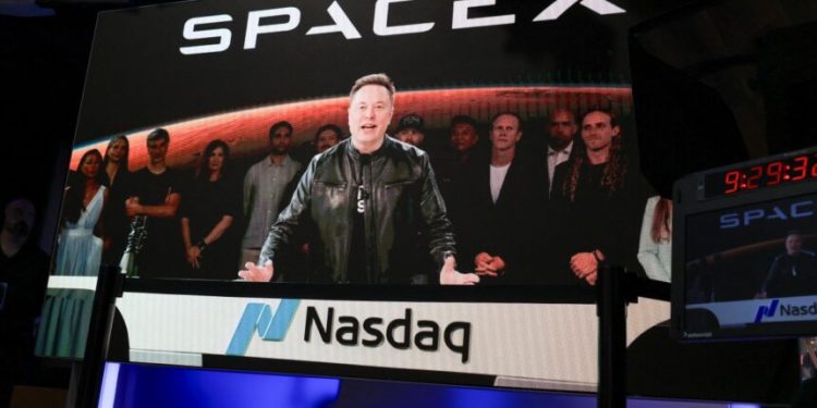 إيلون ماسك يصبح أول “تريليونير” في تاريخ البشرية بدعم من قفزة تاريخية لأسهم “SpaceX”