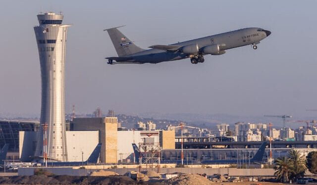 إيران والعراق وسوريا تغلق مجالها الجوي بعد الهجوم الصاروخي على إسرائيل