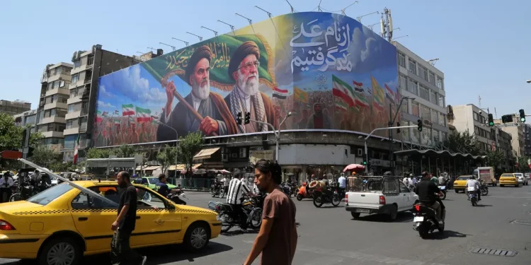 وفد قطري رفيع المستوى يصل إيران