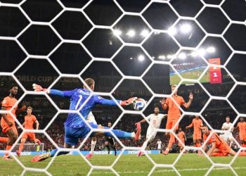 المغرب ينجح في تجاوز دراما ركلات الترجيح أمام هولندا ويتأهل لدور الـ16