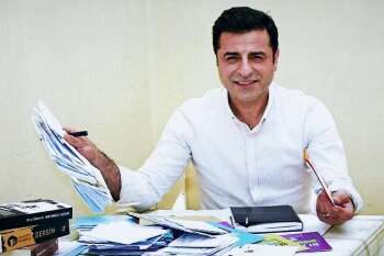 مستشار أردوغان السابق: صلاح الدين دميرطاش يقترب من الحرية