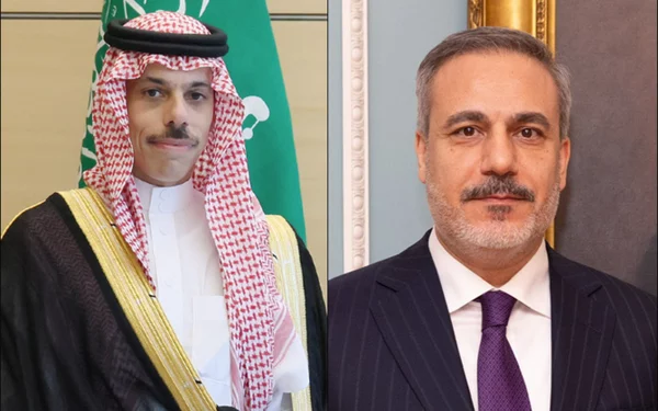 وزيرا خارجية السعودية وتركيا يناقشان جهود خفض التصعيد وأمن الممرات المائية