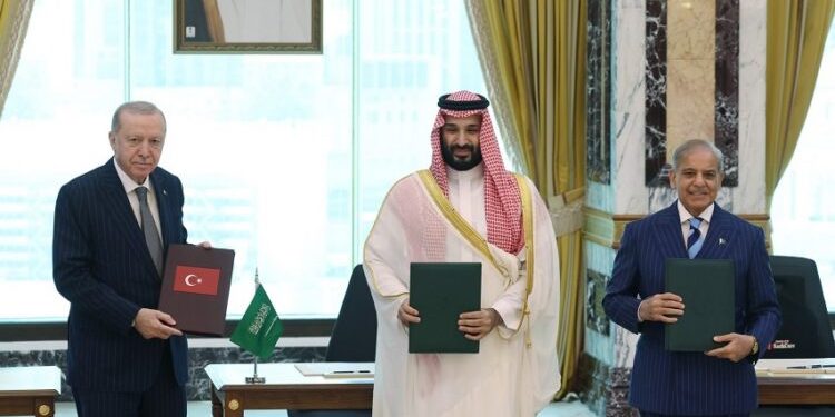 تهديد إيراني للرياض: “لن يستطيع أحد حماية السعودية”